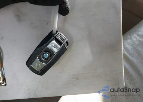 2010 BMW 528I из США, поврежденный, VIN WBANU5C54AC126096